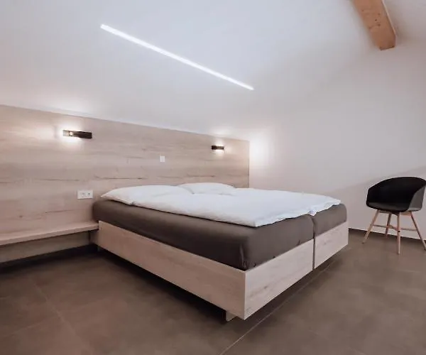 Apartma & Rafting コバリード