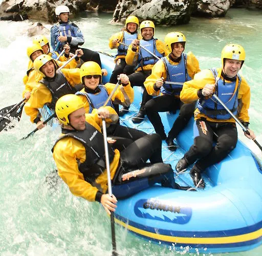 Apartma & Rafting コバリード